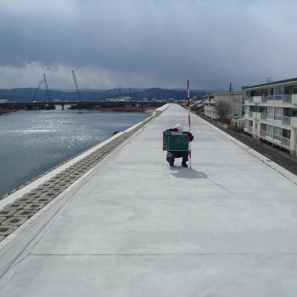 久慈湊漁港防潮堤